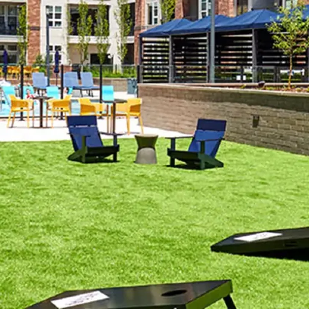 Commercial turf lawn from SYNLawn